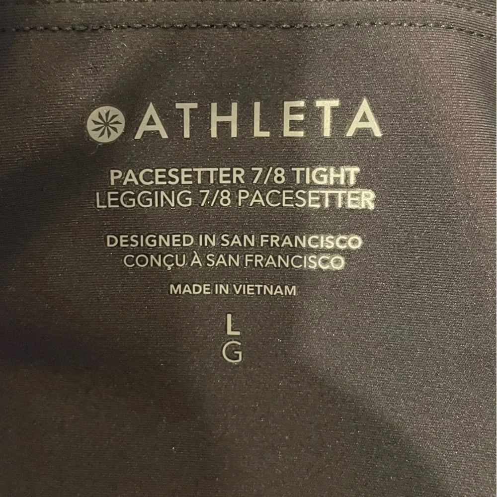 Athleta Pacesetter 7/8 Tight in Black - Size Large - Picture 9 of 9
